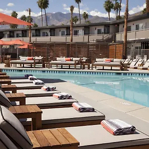 Hotel V